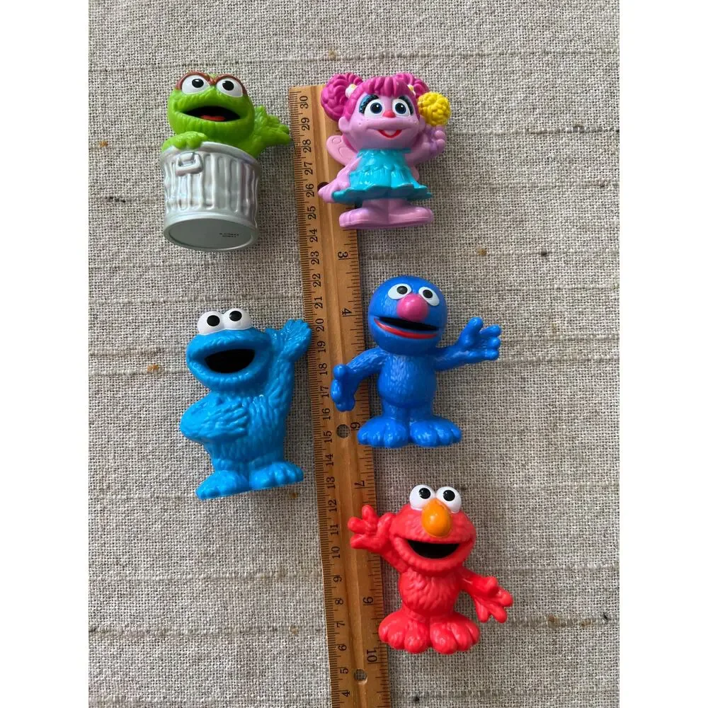 Sesame Street Plastic CakeTopper or Toy Figures Lot of 5 2013